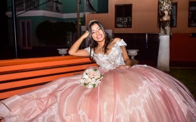 Quinceañera Photography Guide: Must-Have Shots & How to Choose the Right Photographer